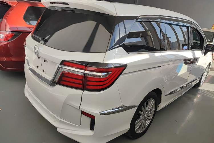 Used Honda Elysion 2016 2.4L Style Edition
