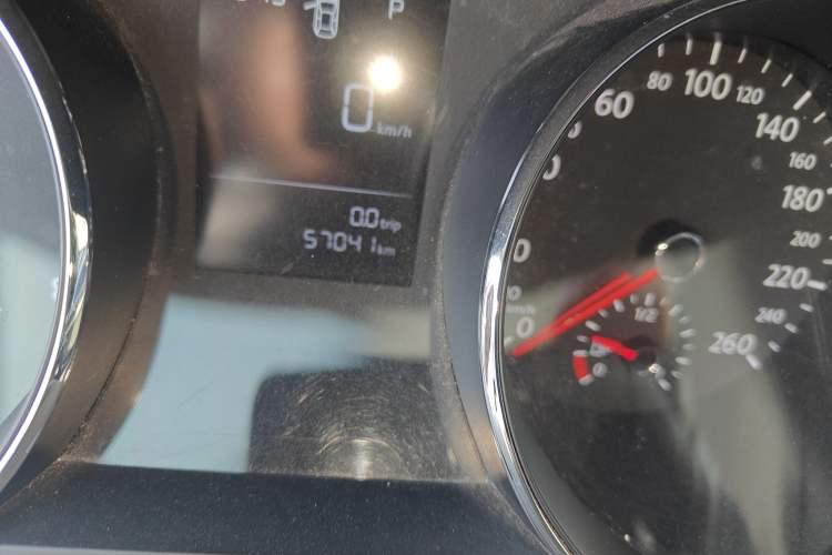 Used Volkswagen Lamando 2017 230TSI DSG Fashion Edition Odometer Close Up