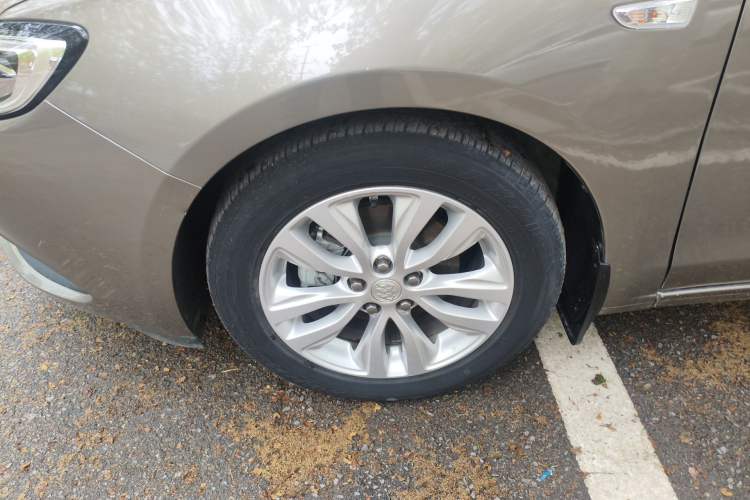 Used Buick GT 2021 Exemplar 1.5L Automatic Elite Version Left Front Wheel Hub