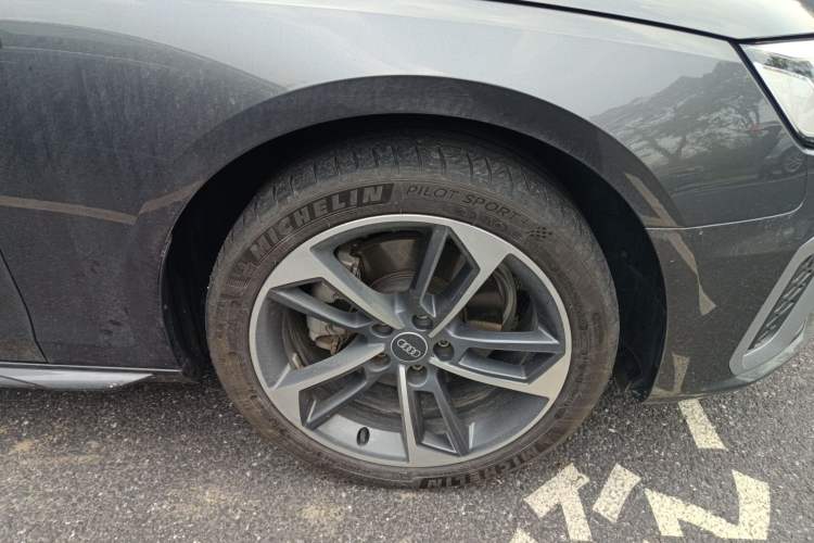 Used Audi A4L 2024 40 TFSI Fashion Dynamic Model Right Front Wheel Hub