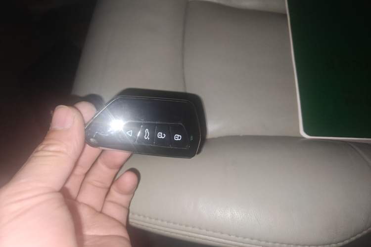 Used Buick GL8 2011 3.0L GT Luxury Business Haoya Edition
