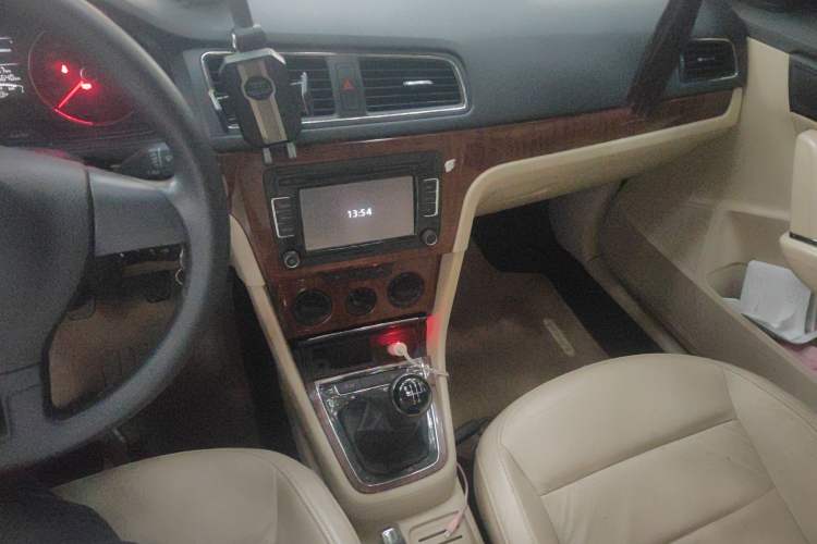 Used Volkswagen Lavida 2013 1.4TSI Manual Comfort Edition