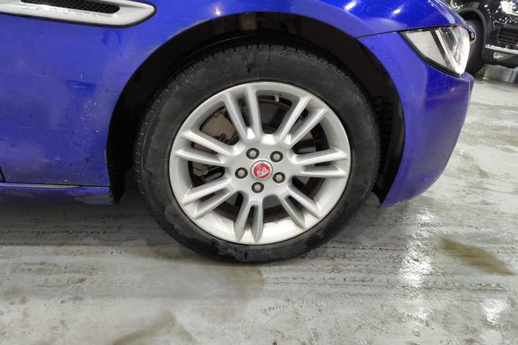 Used Jaguar XEL 2019 2.0T 200 PS Luxury Edition Right Front Wheel Hub