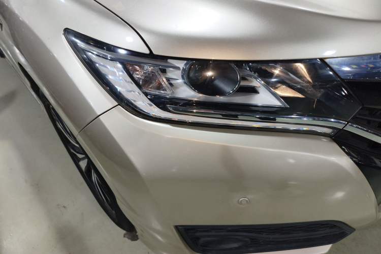 Used Honda UR-V 2017 240TURBO Two-Wheel Drive Classic Edition China V Right Front Headlight