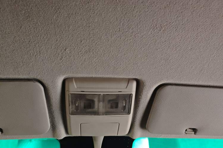 Used Jinbei New Hiace S 2023 1.5L Wealth Edition Van 2/5-Seater Non-Air-Conditioned Version SWC15M