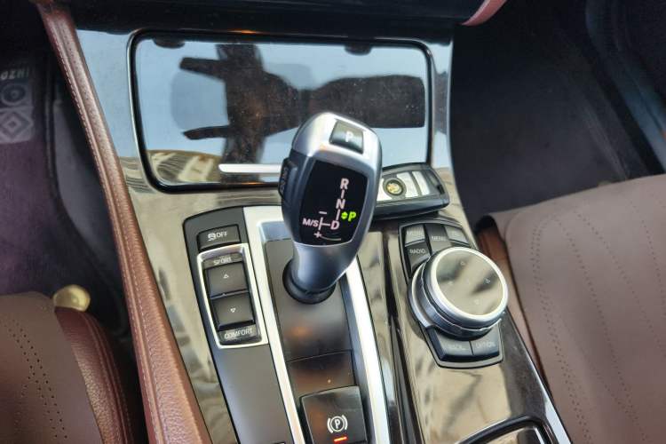 Used BMW 5 Series 2014 525Li Leading Model