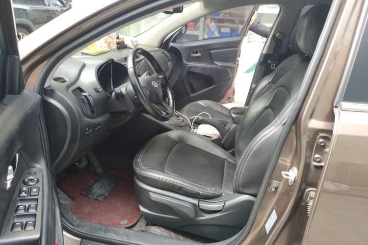 Used Kia Sportage R 2014 2.0L Automatic Two-Wheel Drive GLS Trim
