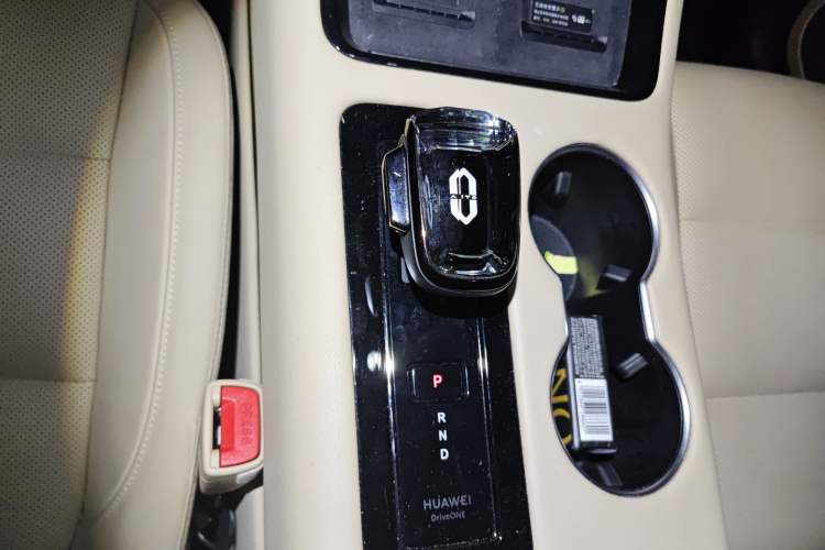 Used Hima AITO M5 2024 Extended-Range Max Rear-Wheel Drive Advanced Intelligent Driving Version Gear Lever