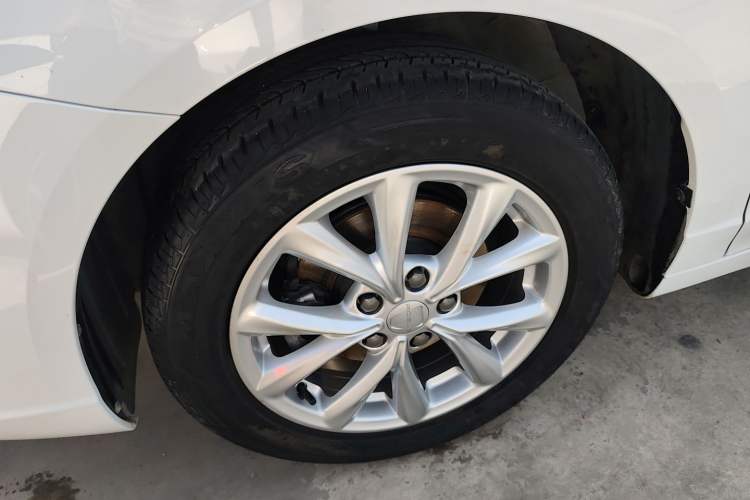Used Roewe i5 2020 1.5L Manual 4G Connect Luxury Edition
