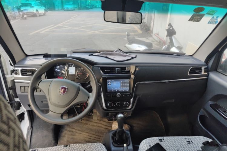 Used Jinbei Hiace X30 2021 1.5L Deluxe Edition Aluminum Wheels Two-Tone Design Central Air Conditioning MP5 Version Van China VI Standard SWC15M Center Console