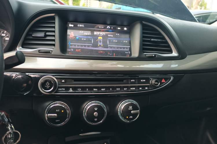 Used GAC Trumpchi GA6 2016 235T Manual Elite Edition Audio And AC Panel