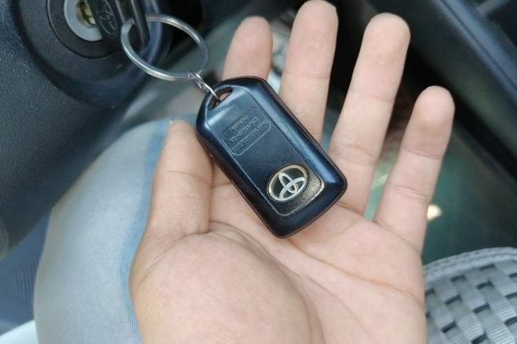 Used Toyota YARiS L Zhi Xiang 2017 1.5E CVT Dynamic Edition Vehicle Key