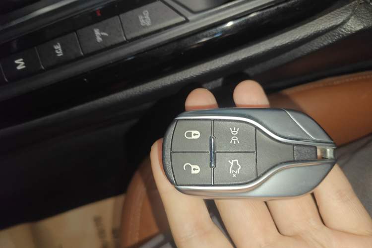 Used Maserati Levante 2016 3.0T Standard Edition Vehicle Key