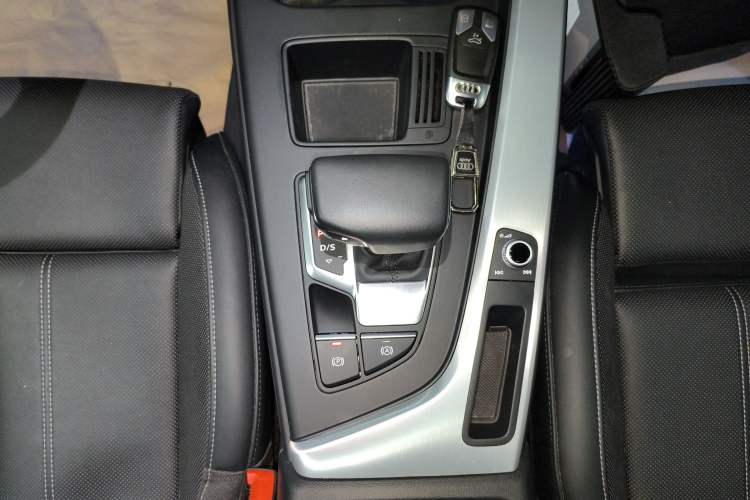 Used Audi A4L 2024 40 TFSI Fashion Dynamic Model
