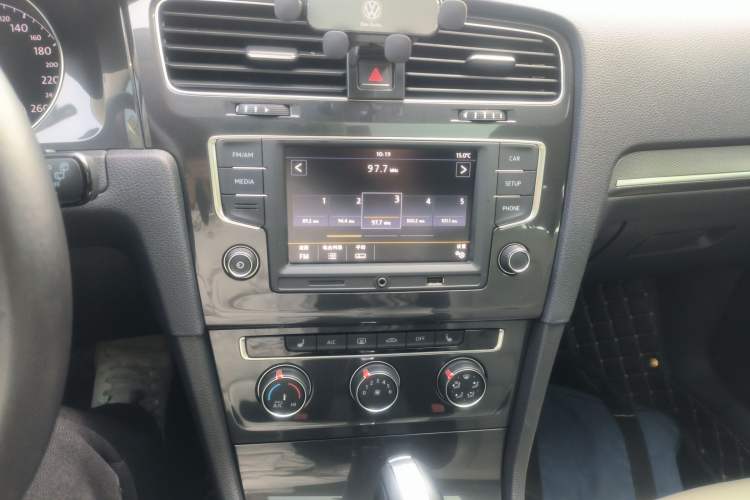 Used Volkswagen Golf 2017 230TSI Automatic Luxury Million-Vehicle Commemorative Edition