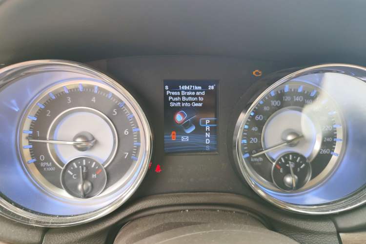 Used Chrysler 300C 2013 3.6L Prestige Edition
