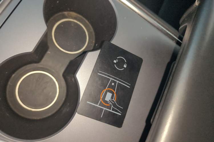 Used Tesla Model Y 2021 Standard Range Rear-Wheel Drive Version Vehicle Key