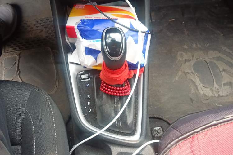 Used Hyundai Celesta 2020 1.6L Automatic GL Enjoyable Edition Gear Lever