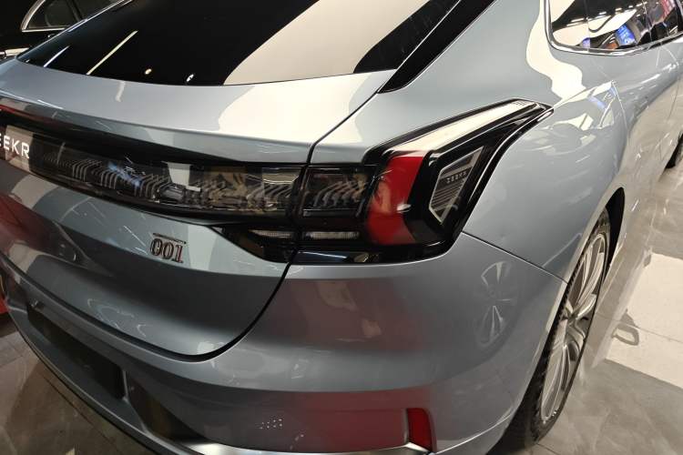 Used Zeekr 001 2022 Ultra-Long Range Dual-Motor YOU Version Right Rear Taillight