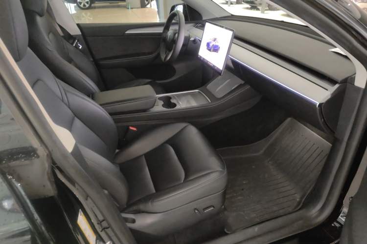 Used Tesla Model Y 2023 Rear-Wheel-Drive Version