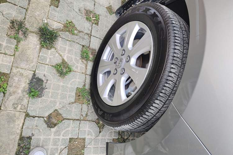 Used Buick GL8 2014 3.0L GT Luxury Business Haoya Edition Right Front Wheel Hub