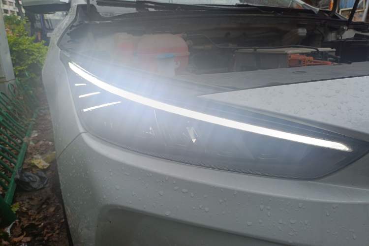 Used Geometry G6 2022 480 New Smart Type Right Front Headlight