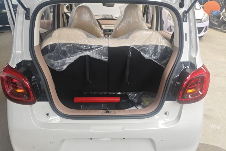 Used Wuling Hongguang MINIEV 2025 Four-Door Version Advanced Edition Trunk