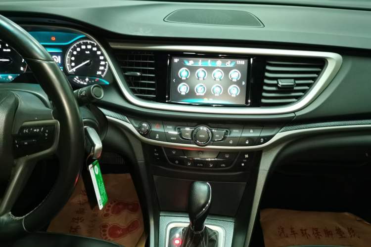 Used Buick GT 2019 18T Automatic Connected Elite Model China VI Standard Audio And AC Panel
