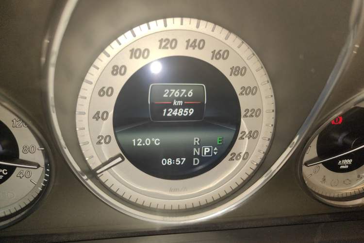 Used Mercedes-Benz GLK-Class 2013 GLK 300 4MATIC Dynamic Sunroof Model