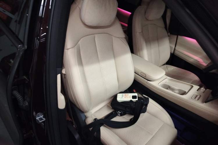 Used Nio EC7 2023 75 kWh Right Front Seat