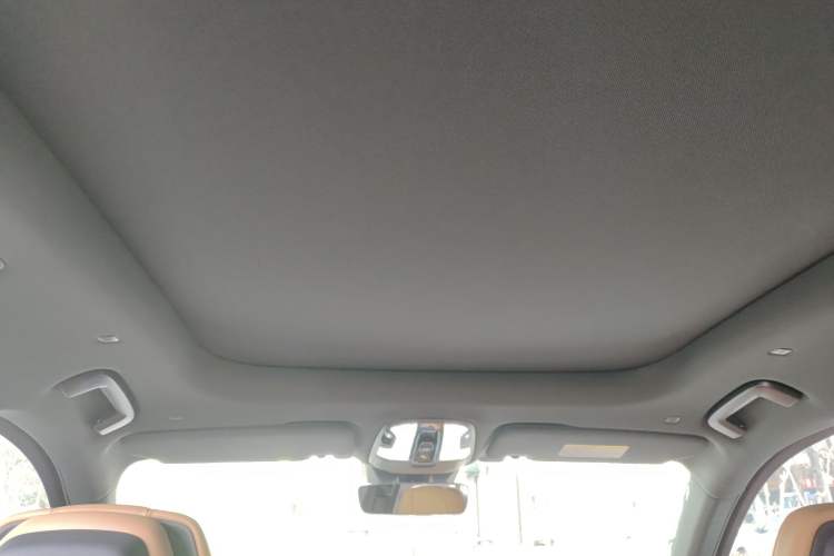 Used Lynk & Co 09 2021 2.0T Halo Six-Seater
