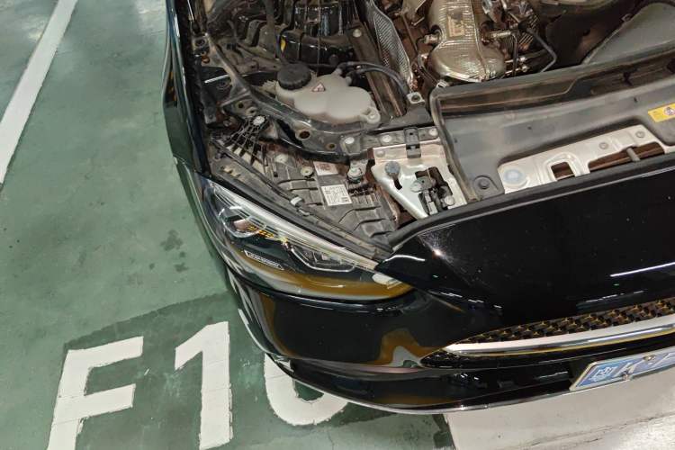 Used Mercedes-Benz C-Class 2024 C 260 L Sport Edition Right Front Headlight