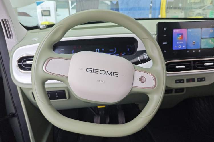 Used Geely Galaxy Panda 2025 210km Panda Rider Steering Wheel
