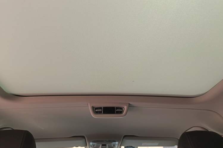 Used Mercedes-Benz V-Class 2022 V 260 Avantgarde Edition