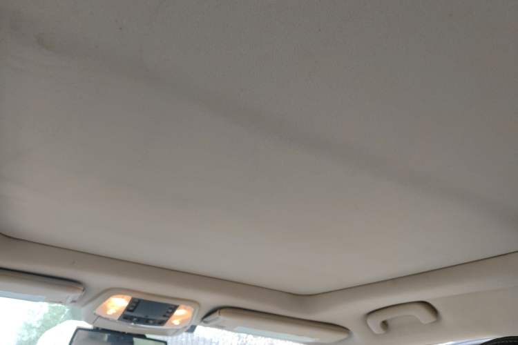 Used Chrysler 300C 2012 3.6L Luxury Edition Headliner