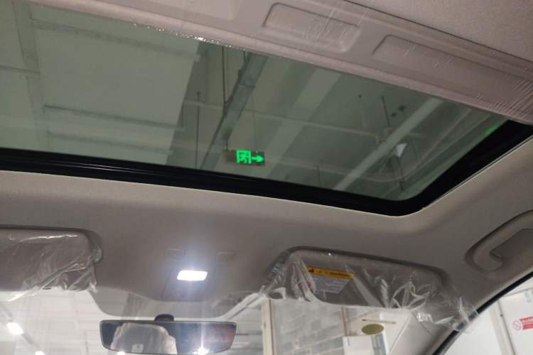 Used Roewe D6 2025 450 km Premium Edition Headliner