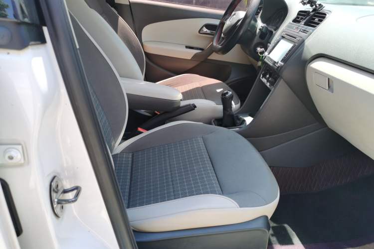 Used Volkswagen Polo 2014 1.6L Manual Comfort Edition Right Front Seat