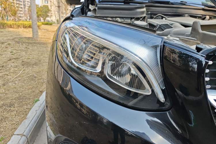 Used Mercedes-Benz GLC 2016 GLC 260 4MATIC Luxury Model