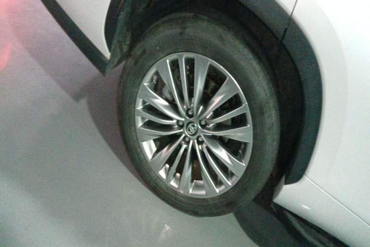 Used Toyota Highlander 2022 Dual-Engine 2.5L Four-Wheel Drive Supreme Edition 7-Seater Right Rear Wheel Hub