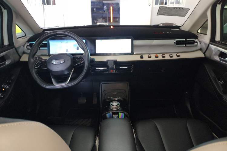 Used Geometry E Firefly 2022 401KM Lightning Tiger 5-Seater