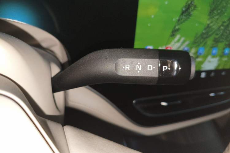 Used Rising F7 2023 Long-Range Pro Edition Gear Lever