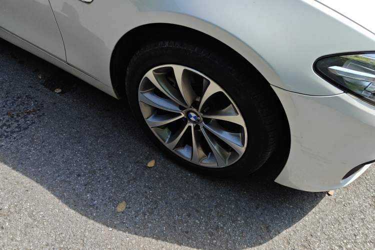 Used BMW 5 Series 2017 525Li Leading Model