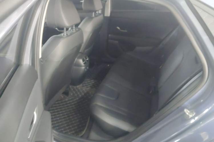 Used Hyundai Elantra 2023 1.5L CVT LUX Prestige Edition