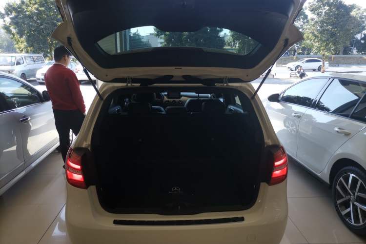 Used Mercedes-Benz B-Class 2015 B 200 Fashion Model
