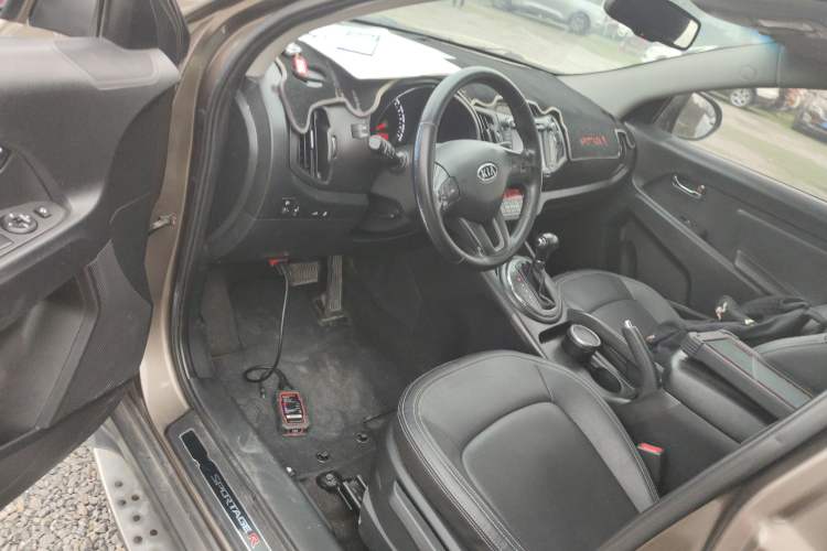 Used Kia Sportage R 2014 2.0L Automatic Two-Wheel Drive GLS Trim
