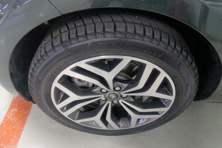 Used Land Rover Range Rover Evoque 2021 Range Rover Velar L 249PS R-Dynamic First Edition