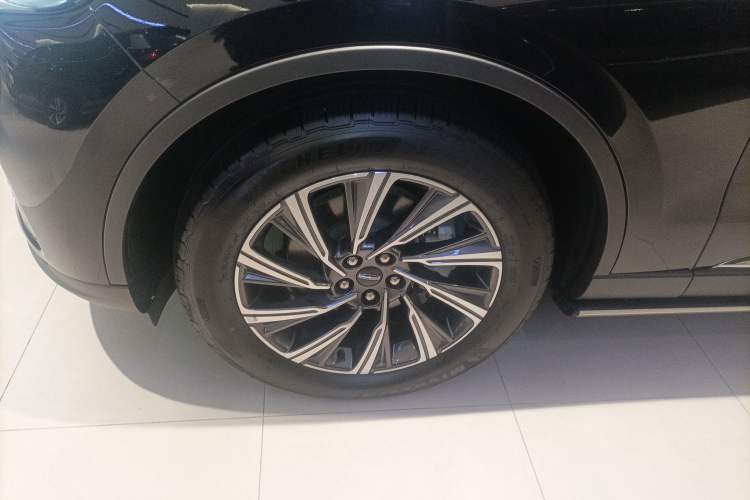Used Lincoln Aviator 2024 3.0T V6 All-Wheel-Drive Elegance Edition Six Seats Left Front Wheel Hub