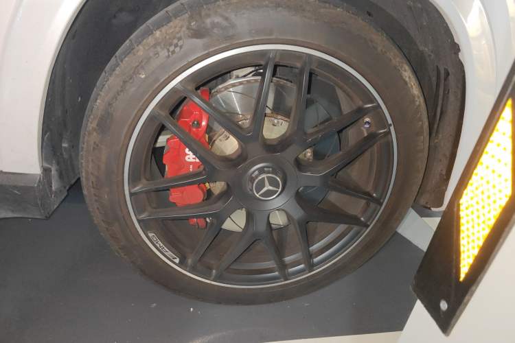 Used Mercedes-Benz GLE AMG 2024 AMG GLE 53 4MATIC+ Right Front Wheel Hub
