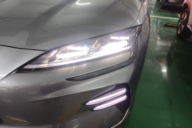 Used BYD Song PLUS New Energy 2023 Champion Edition EV 520KM Prestige Model
