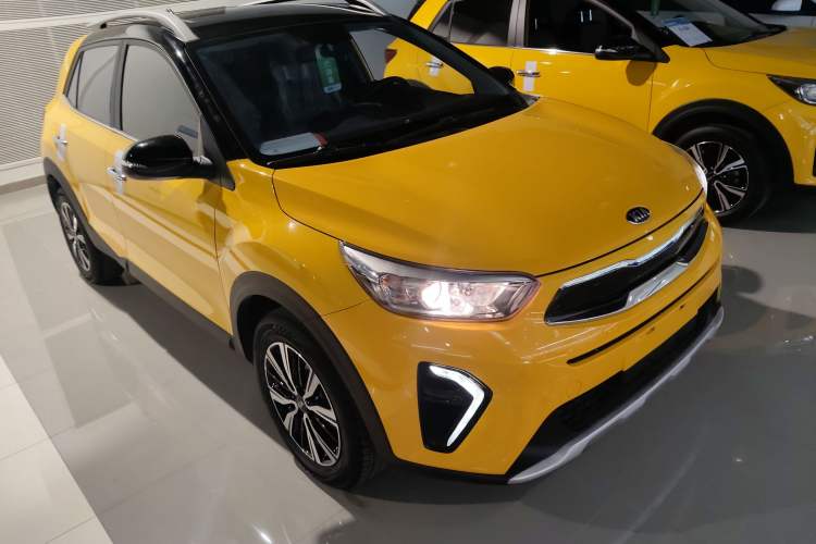 Used Kia kx1 Stonic 2021 1.4L CVT Fun & Sunroof Model Exterior 1